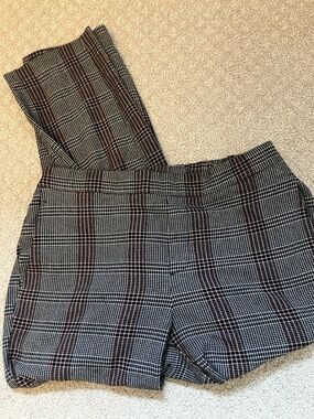 Old Navy Black, White and pink Plaid Ankle  Pants